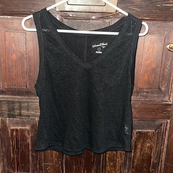 Universal Thread Tops - Women’s Universal Thread black pocket tank top size small
